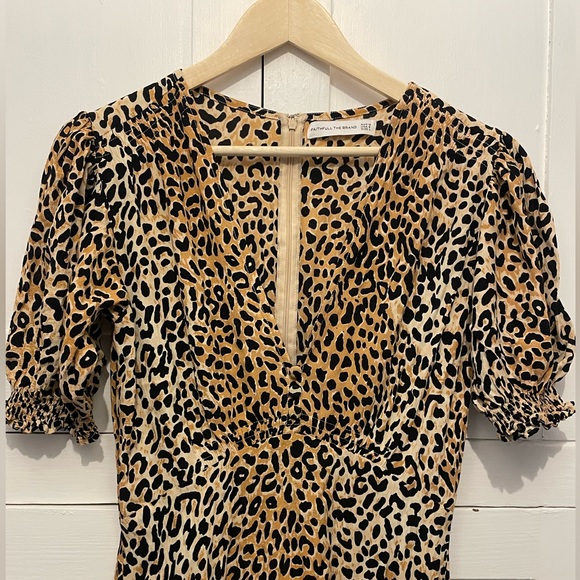 Faithfull the Brand Marie Louise midi dress in a leopard print. - Picture 5 of 9